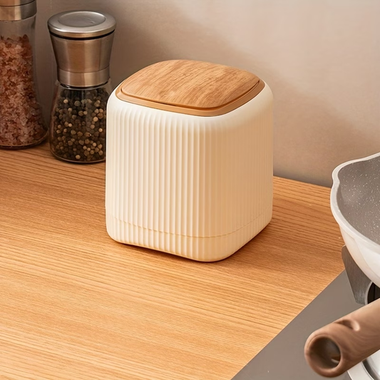 Featuring a double-barrel design and a wood-grain finish, it comes with a sealing lid.