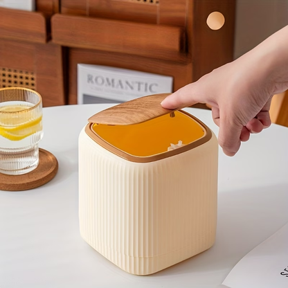 Featuring a double-barrel design and a wood-grain finish, it comes with a sealing lid.